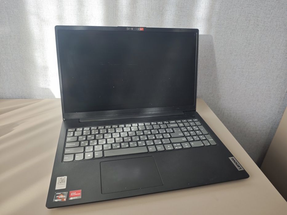 Ігровий ноутбук Lenovo V15 Ryzen 3 5300U 8/256gb