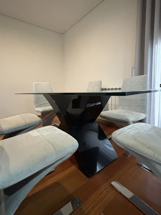 Conjunto mesa + 6 cadeiras