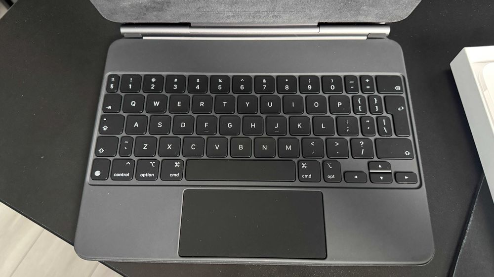 Klawiatura Apple iPad Magic Keyboard Black International A2261