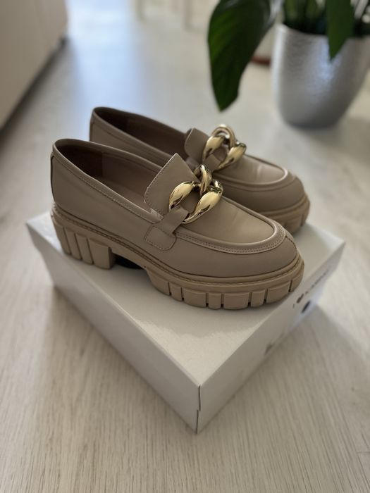 Loafersy KARINO r. 38 Beżowe