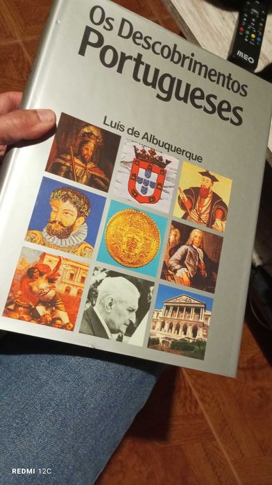 Livro histórico sobre os descobrimentos portugueses