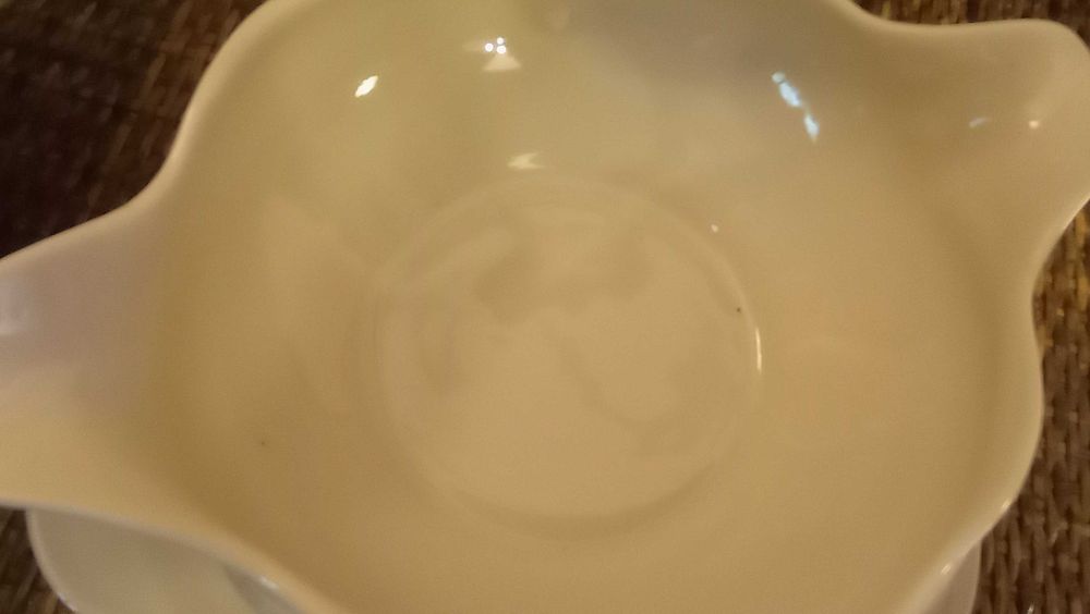 Zestaw naczyń porcelanowych do serwowania