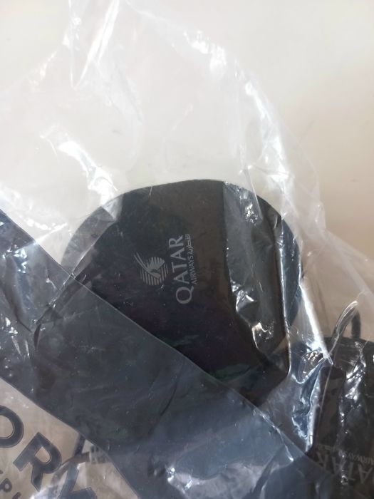 Słuchawki Qatar Airways Oryx One z samolotu nowe