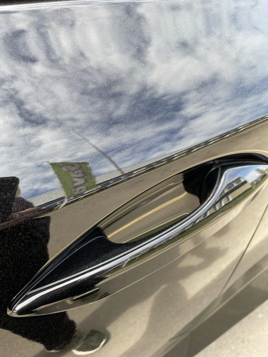 Автомобіль LEXUS