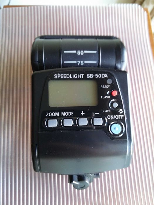 Nikon Coopix 5000 Máquina Fotográfica e Flash Speed Light SB 50 DX