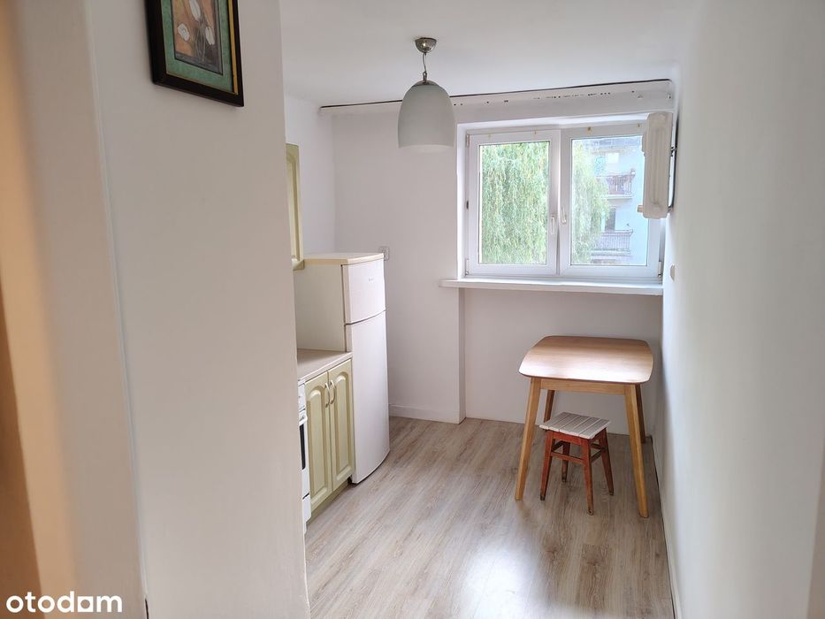 Mieszkanie 35 m² z balkonem, 2 piętro, bez piecyka gazow.