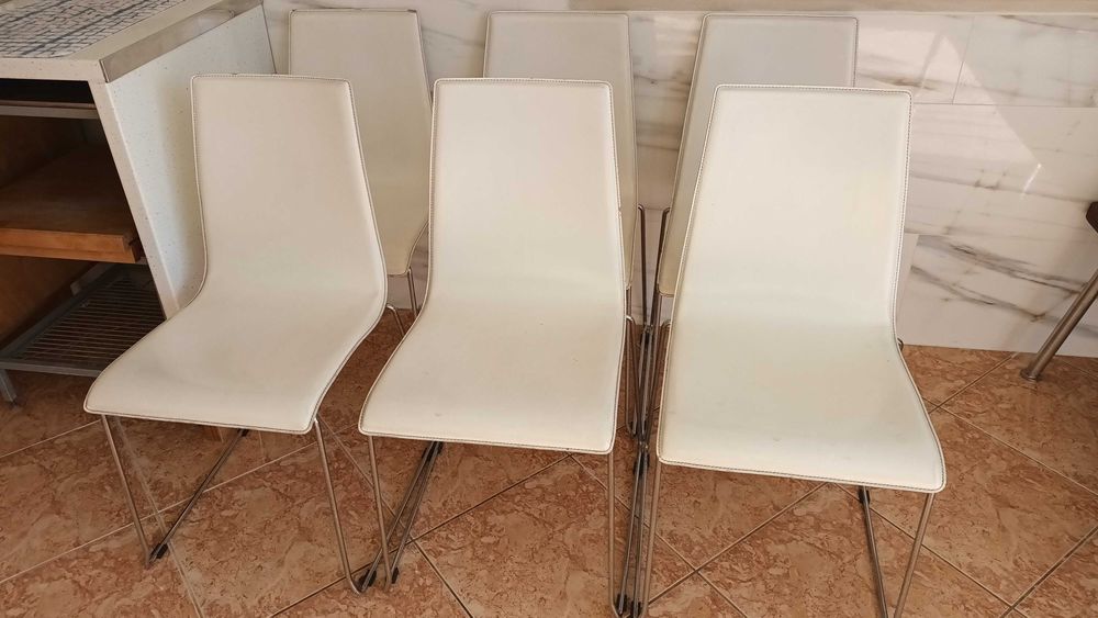 Conjunto de 6 cadeiras de qualidade.
