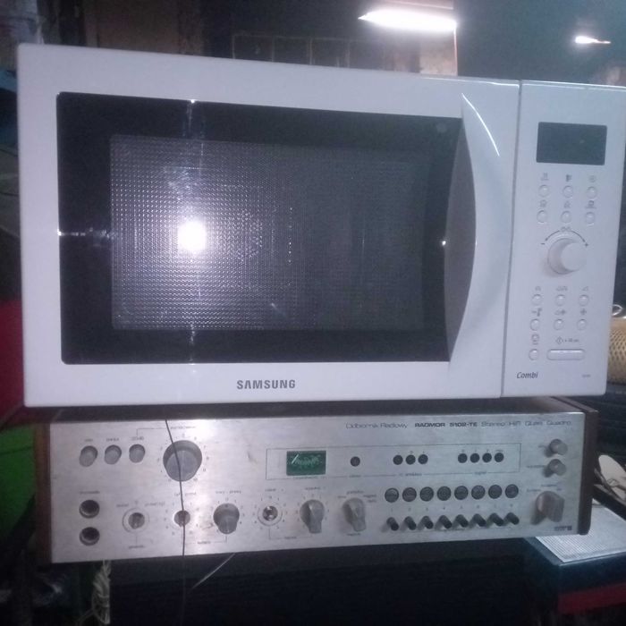 Kuchenka mikrofalowa Samsung Combi CE1071 jak nowa, duża, 2700 Wat