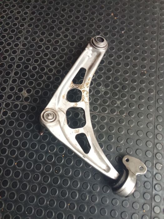 Braço esquerdo BMW E46 150cv