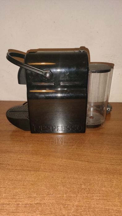Ekspres DeLonghi Inissia EN80.B Nespresso, sprawny, odkamieniony