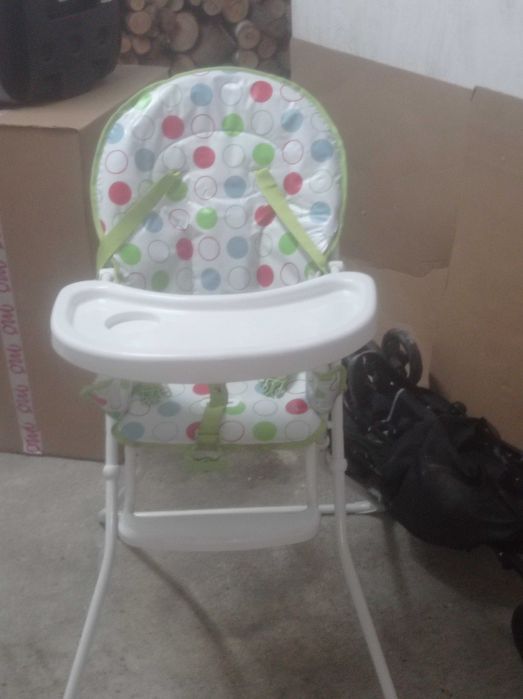 Carro de bebé com ovo e alcofa para venda com pouco uso..