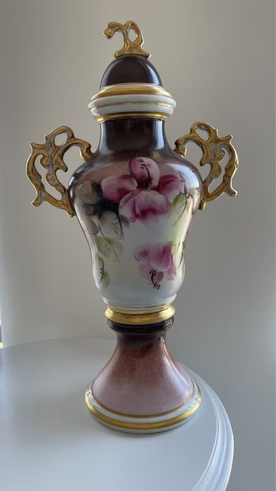 Anfora de porcelana pintada à mão