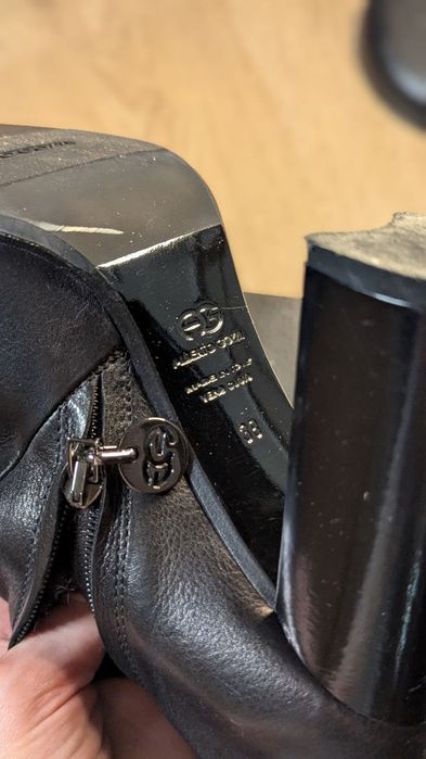 Чоботи жіночі італійського бренду Alberto Gozzi
Натуральна