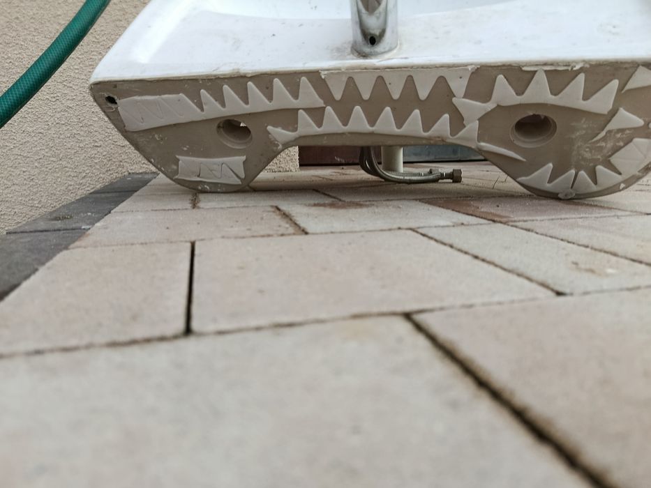 Umywalka z baterią