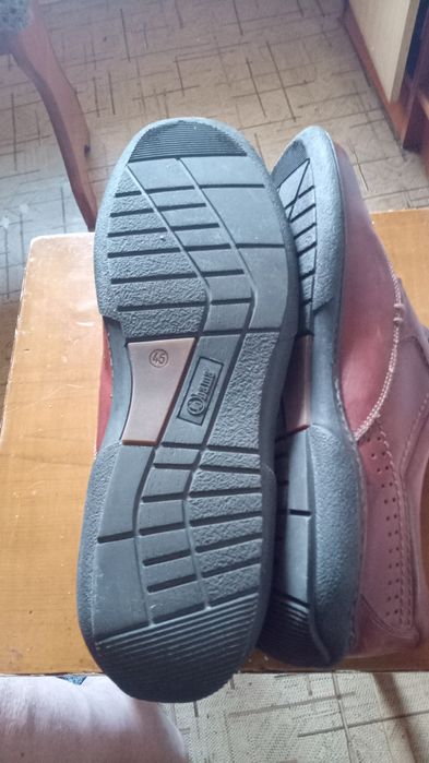 Продам кожаные туфли