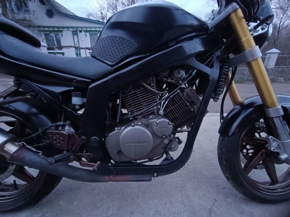 Продам Hyosung  GT250