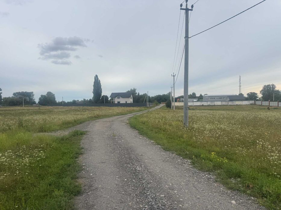 Продам 16 соток, під забудову, с. Гоголів