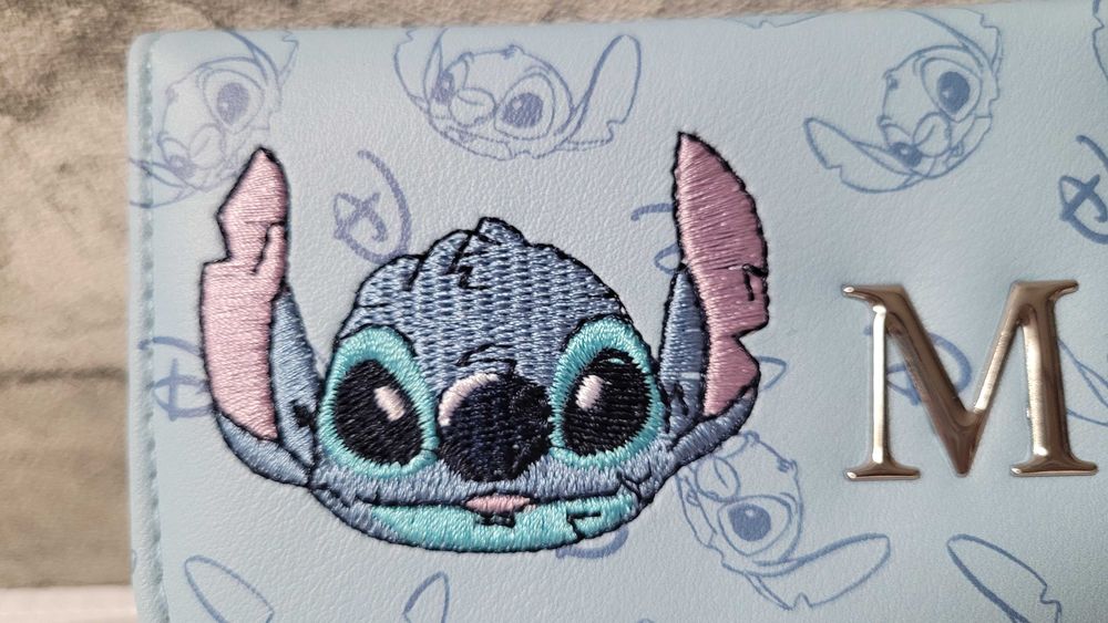 Portfel Disney Stitch z niebieskiej skóry ekologicznej PRIMARK