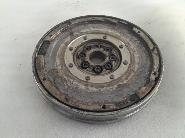 Volante do motor VOLVO V50 (MW)