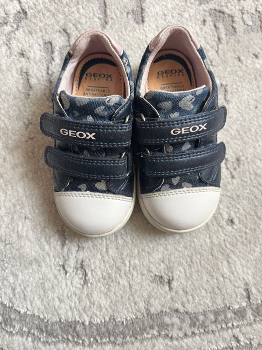 кросівки для дівчинки Geox