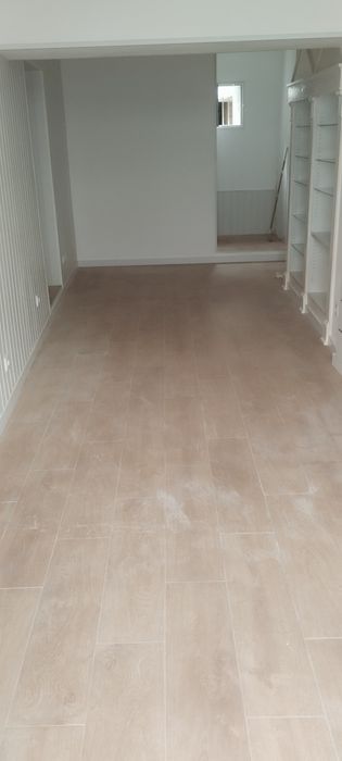 Arrenda-se loja no centro