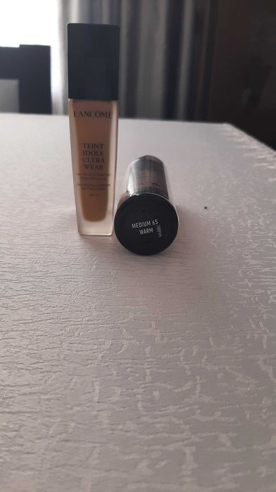 Podkład Kat Von D i Lancome teint idole ultra wear