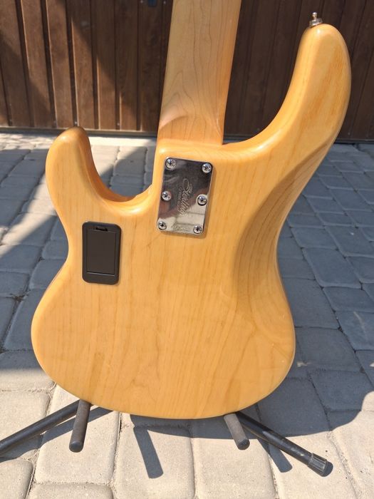 Gitara basowa  Sterling by Music Man StingRay RAY35  Natural