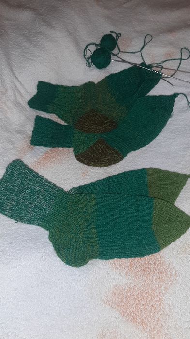 В'язані шерстяні носки великих розмірів.  Ручної  в'язки.