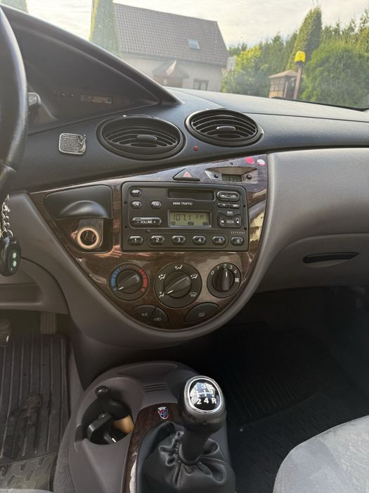 Ford Focus 1.6 100KM