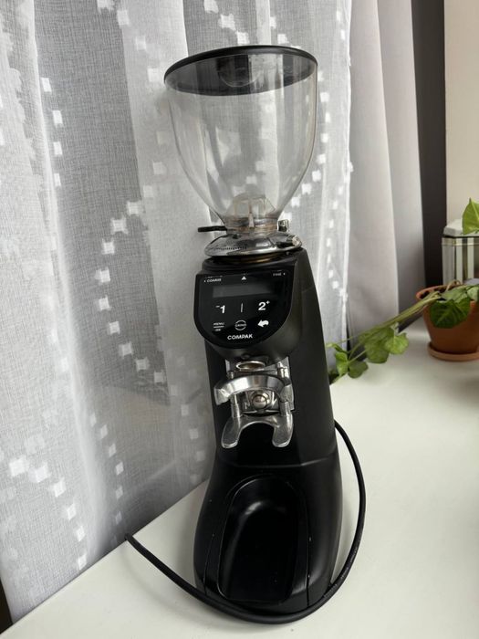 Кавомолка Compak E5 Essential OD matt black