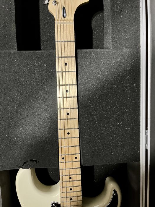 Fender Stratocaster (replika).