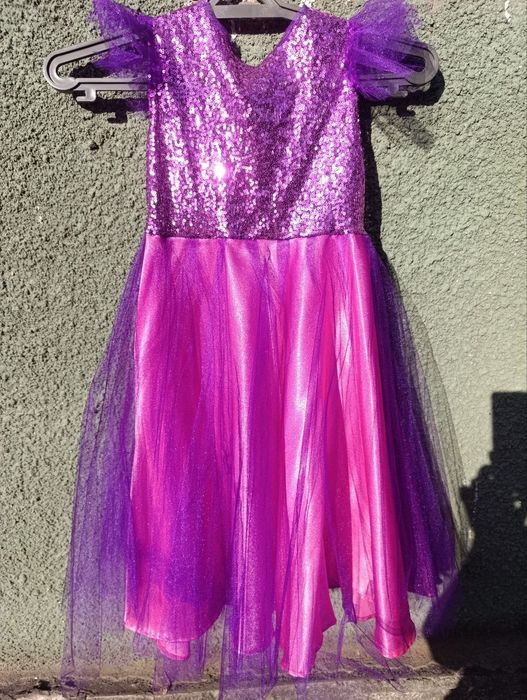 Нарядное платье на выпускной или другой праздник ,