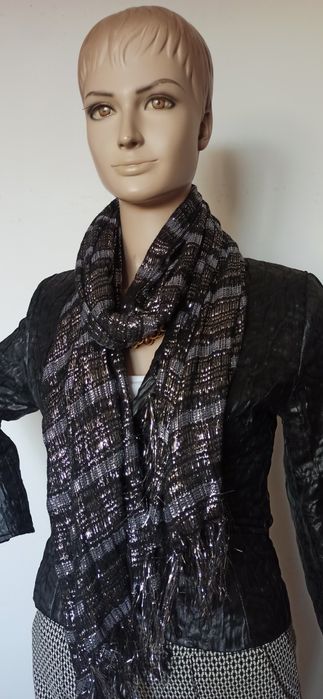 Sg Elegancki szalik czarno - srebrny