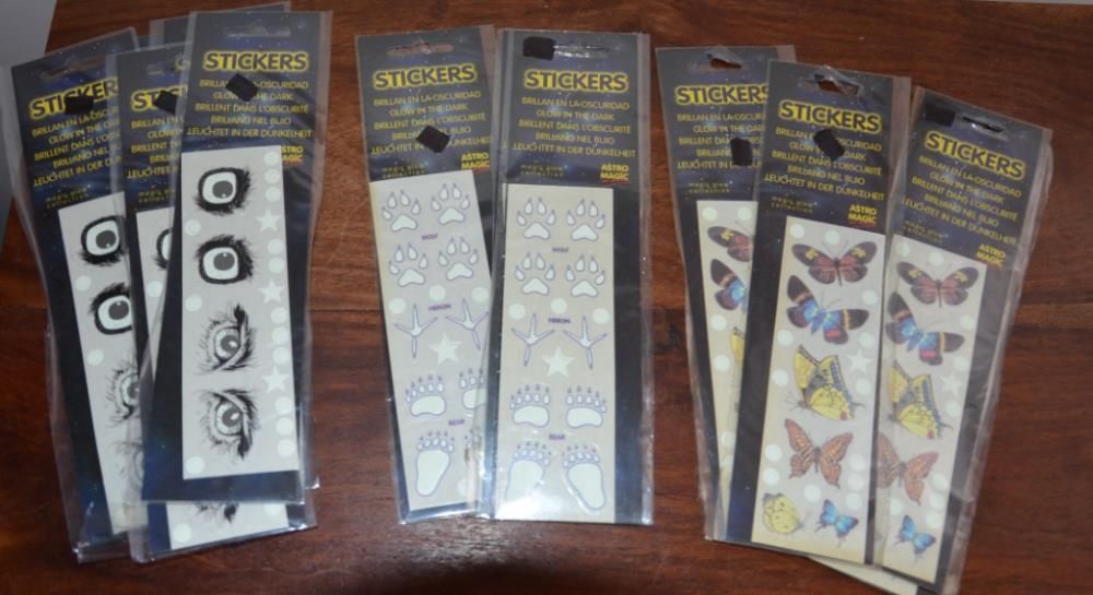 Stickers Fosforescentes (brilham no escuro)-Borboletas+Pegadas+Olhos