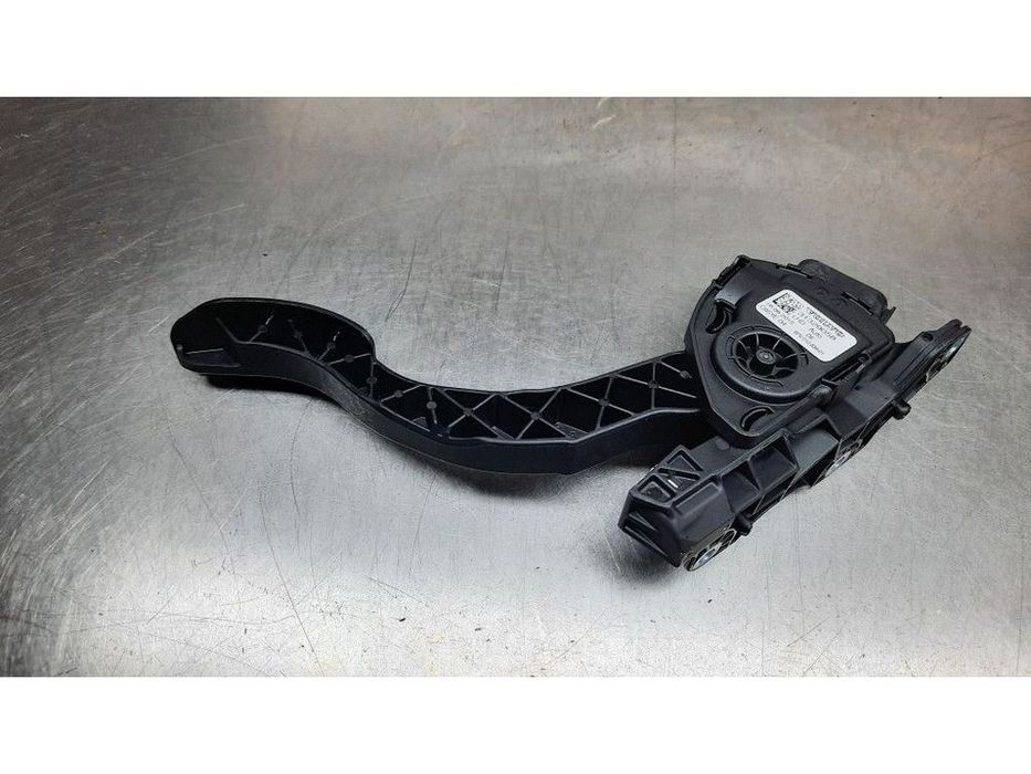 potencjometr gazu volvo xc60 31329058