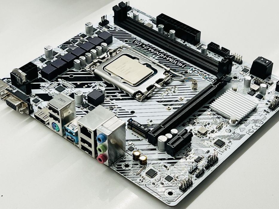 Bundle Intel Core i7-14700KF + ASRock H610M-HVS/M.2 D5 + Thermalright Assassin X 120