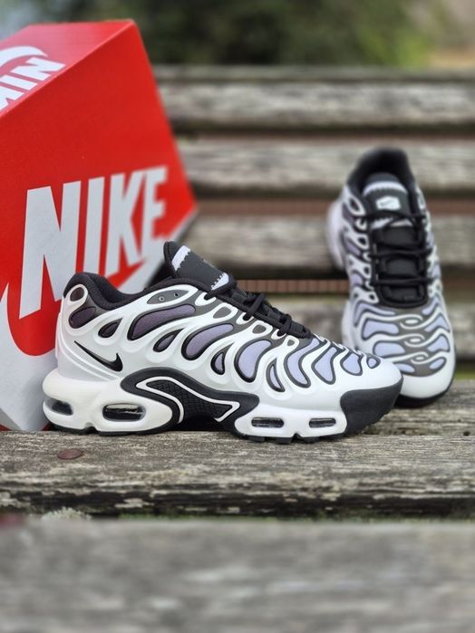 Nike drift white