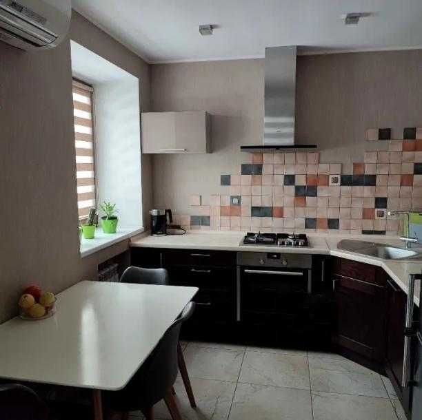 Продам 4к.кв. 100м2 Павлове Поле пр.Науки біля входу в метро 23 Серпня