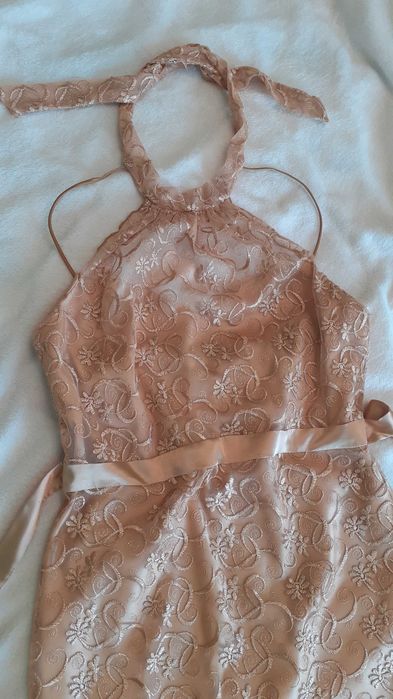 Sukienka złota elegancka koronka atłas