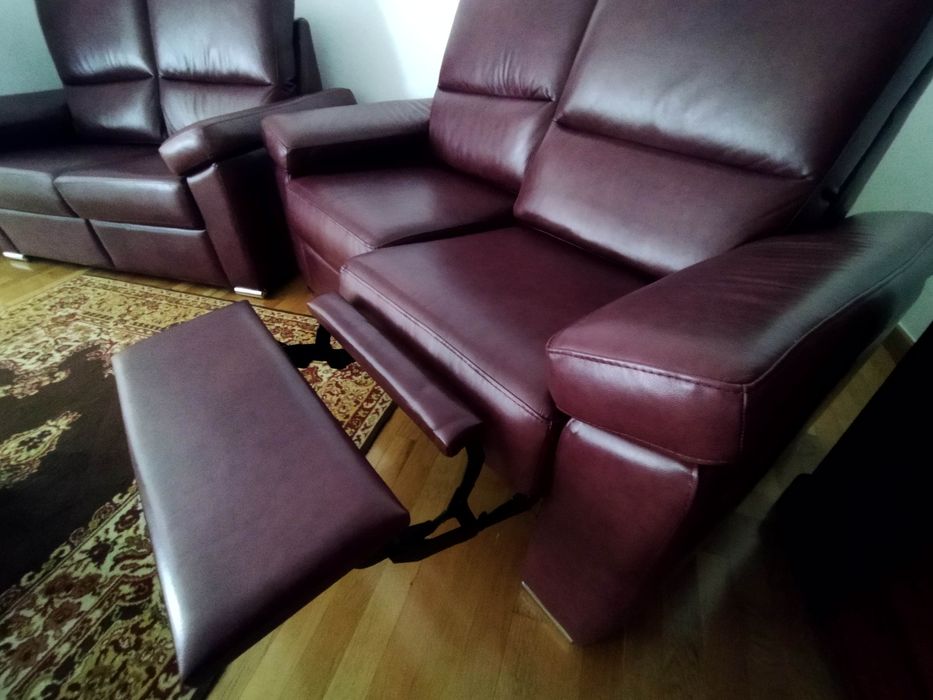 Sofá sofás em pele bordeaux novos, muito confortáveis