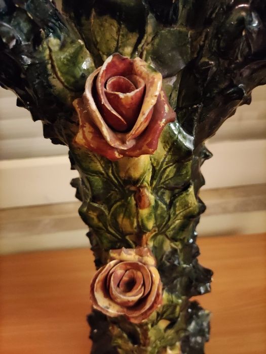 Coluna decorativa em cerâmica vidrada das Caldas, em forma de tronco