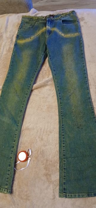 Damskie jeans dzwony