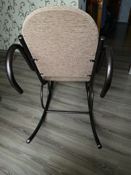 Крісло качалка.