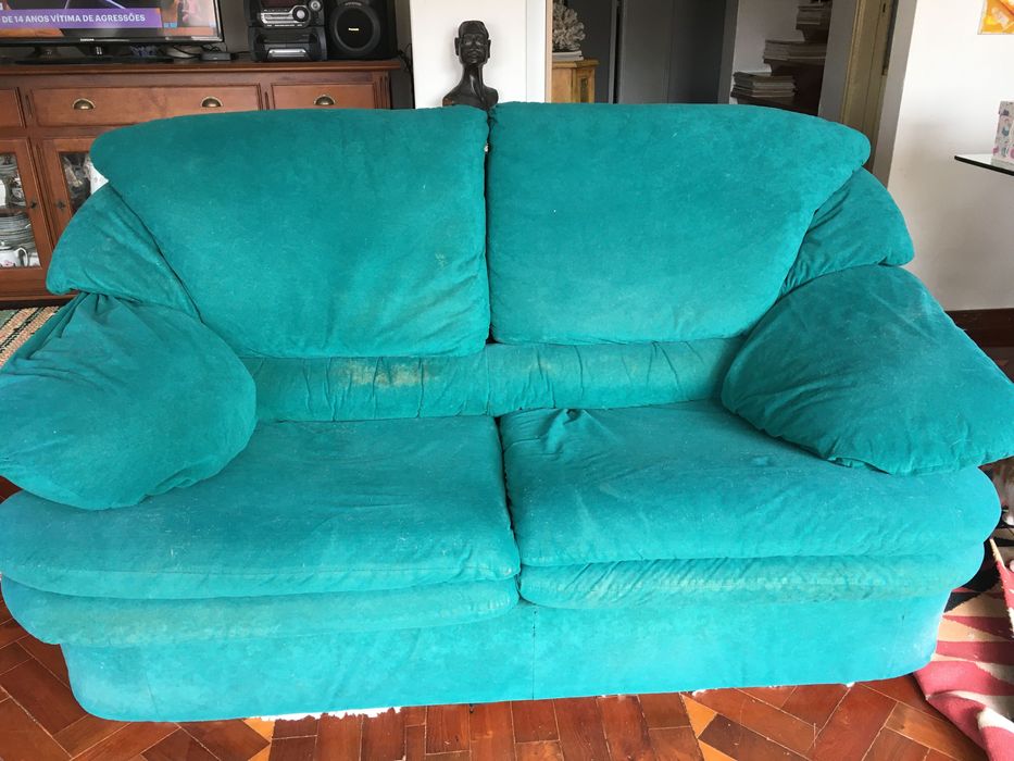 Da-se sofa dois lugares usado muito confortavel