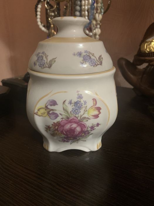 Продам сахарницу