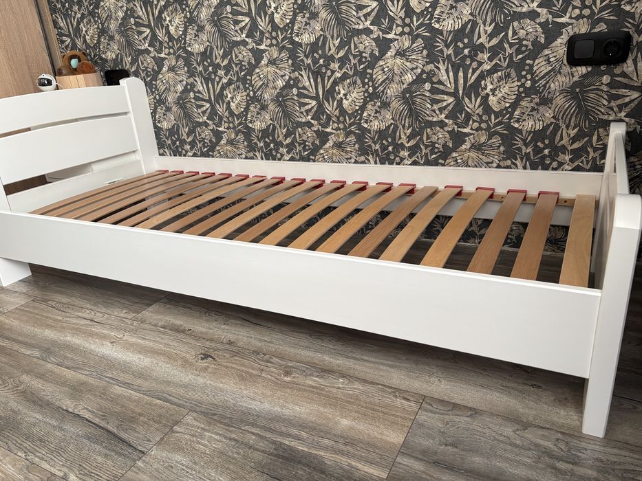 Ліжко біле деревʼяне 80х190 з матрацом