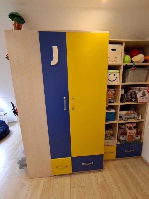 Zestaw mebli do pokoju dziecięcego