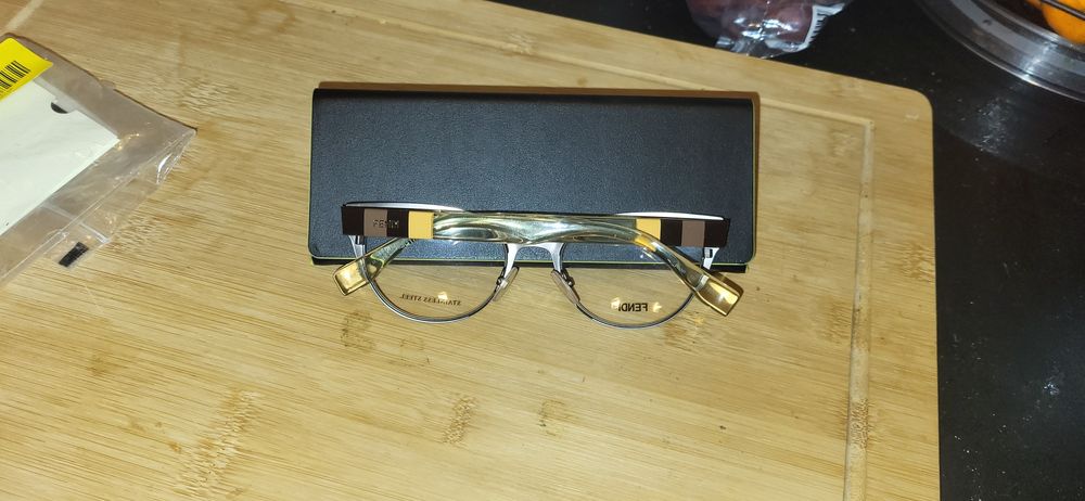 Sprzedam oprawki Fendi