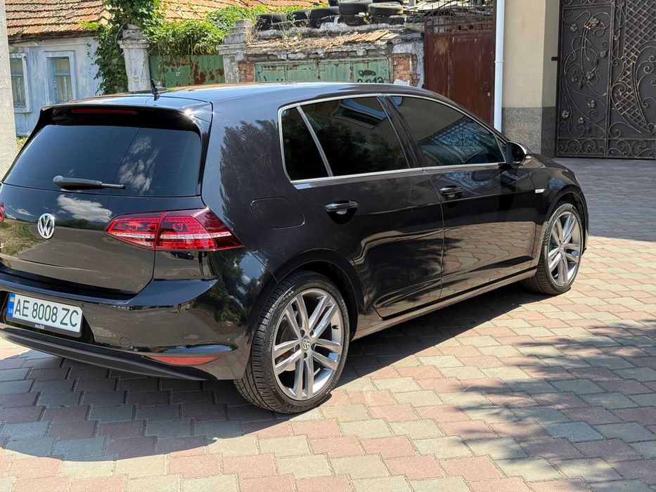 Продам VOLKSWAGEN e-Golf 24кв Електро