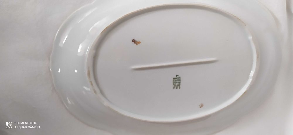 Półmiski owalne płaskie-złocone-porcelana WAWEL z PRLu.
